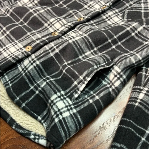 Sage Collective Women's Black/ White Plaid Faux Fur Lining Size Large LJ17 - Picture 5 of 10